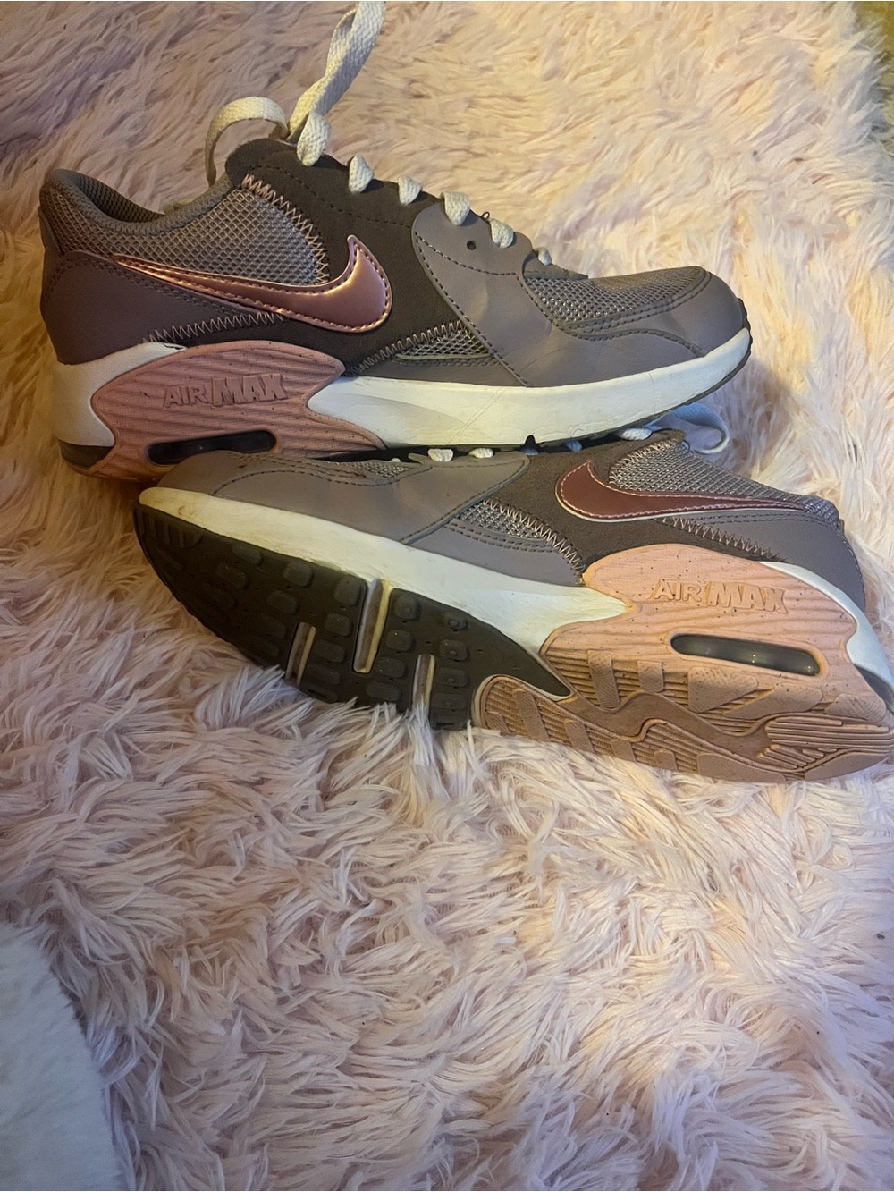 Nike Women's Mauve Sneakers with Rose Gold Swoosh